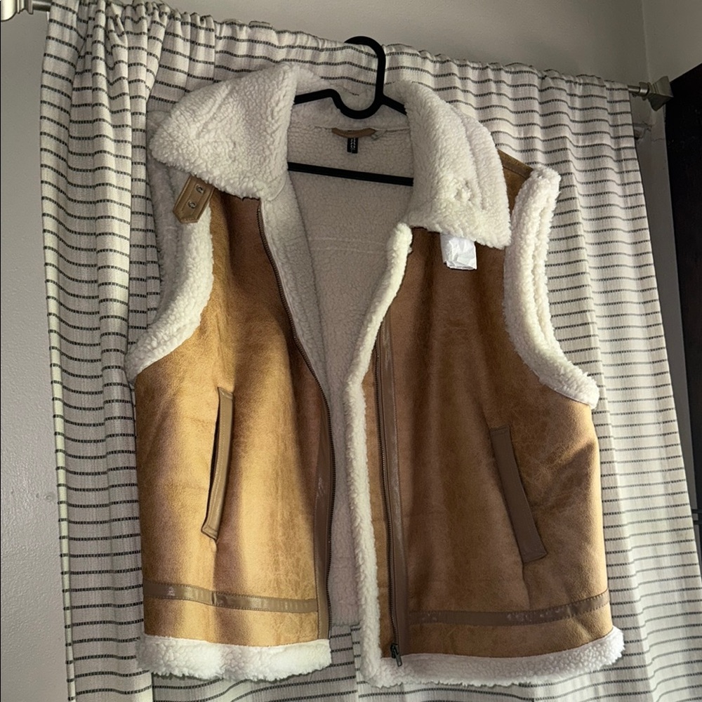 H&M Tan and White Men's Vest
